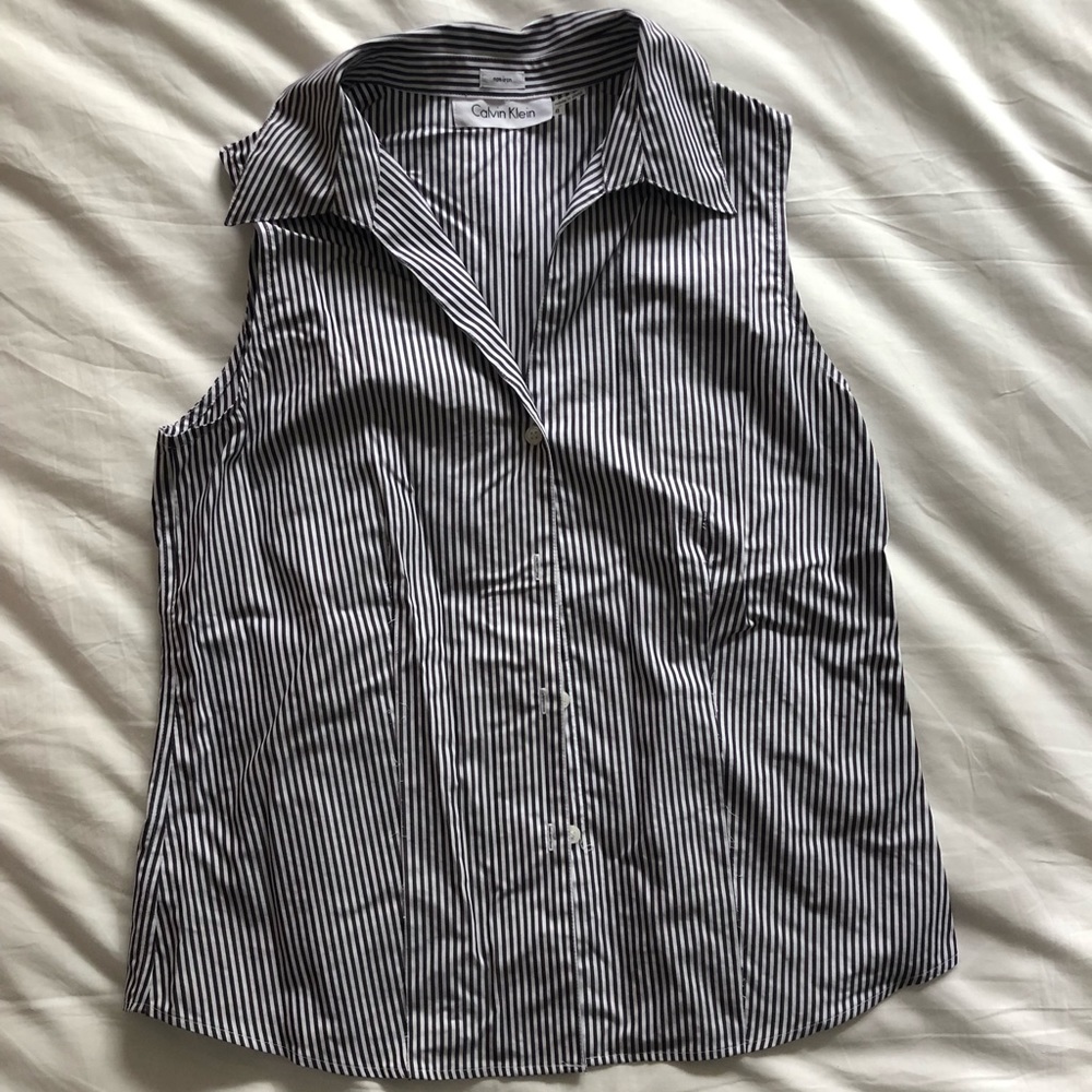 Pinstripe, collard top